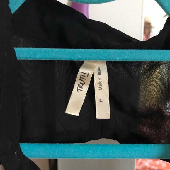 cut out tank top blouse | high-low | button down - Picture 6 of 9